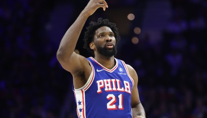 世界杯高清平台-状态火热！恩比德首节7中4砍下13分1板1助