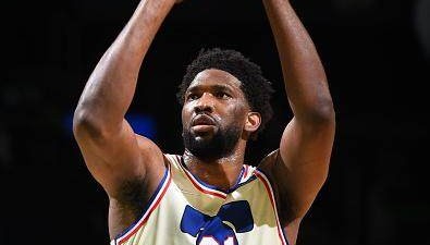 世界杯高清平台-20次罚球超越绿军全队 恩比德归来破坏力依旧